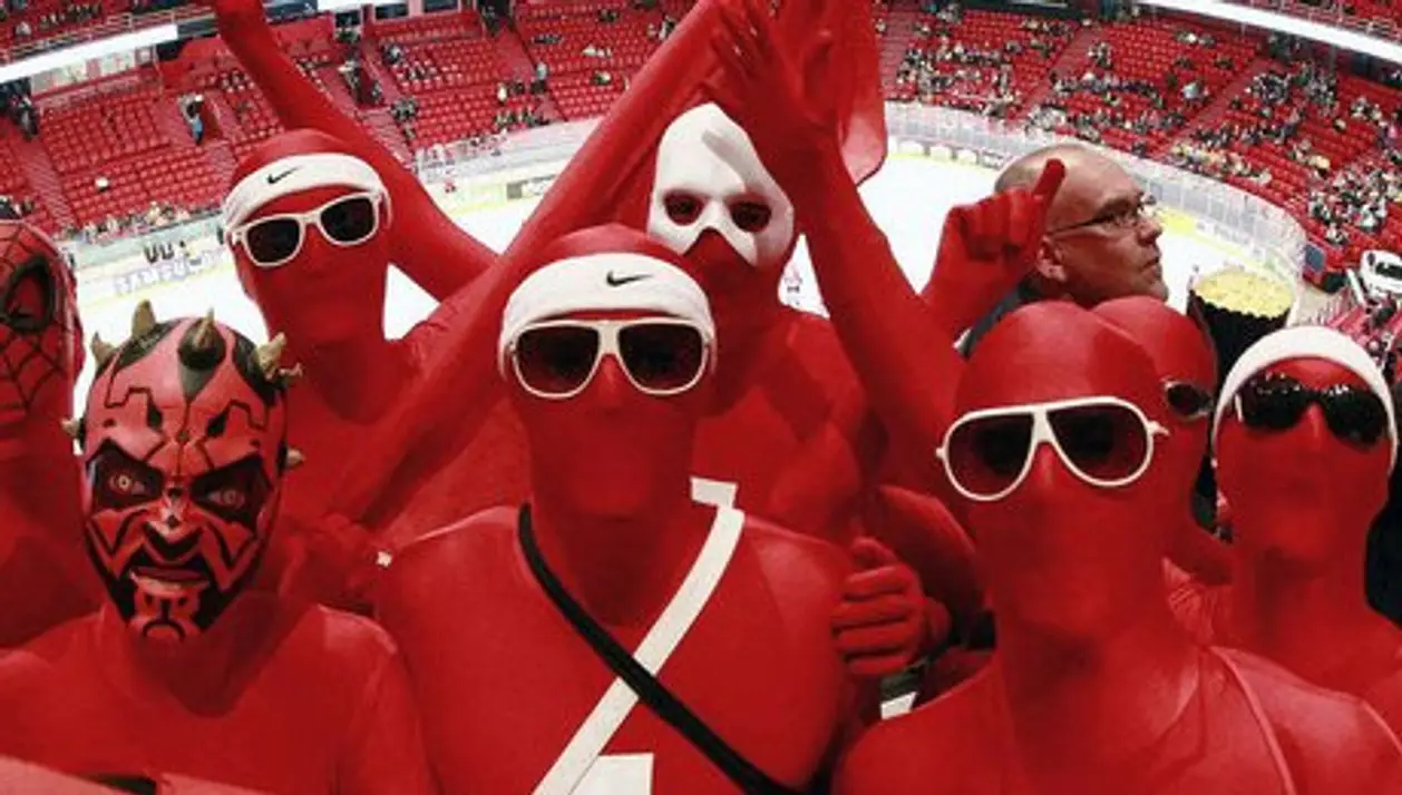 «Pivo, hockey, life». Почему у швейцарцев самые крутые фанаты в Минске