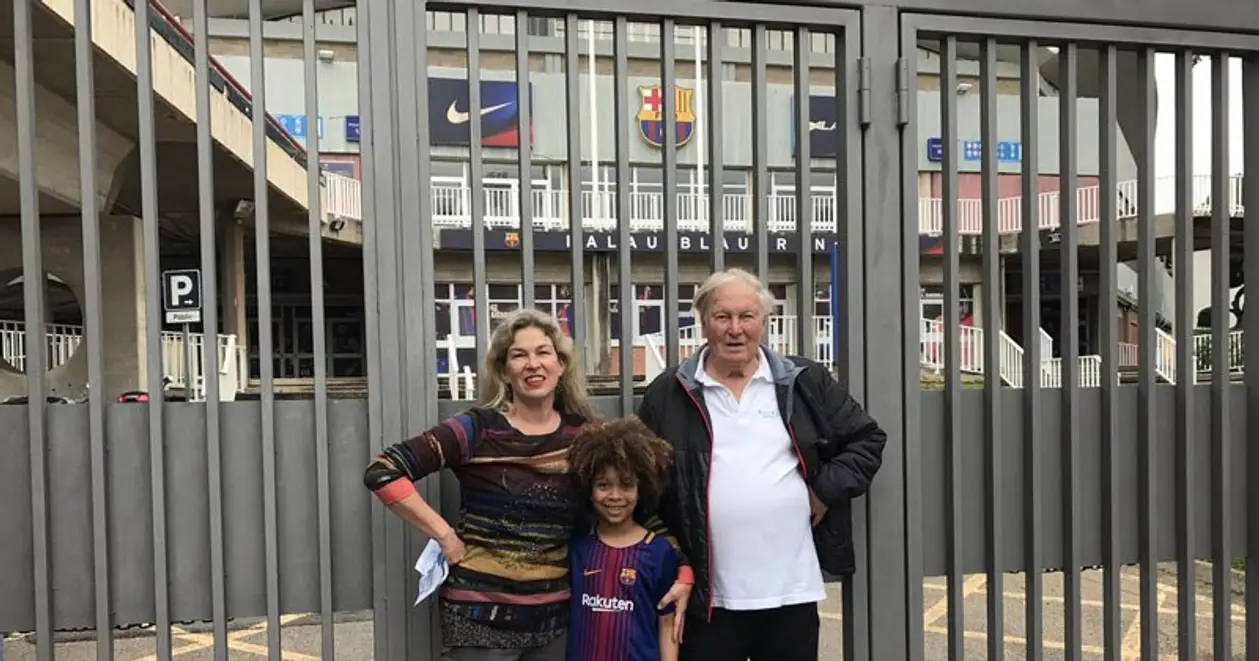 Семья из Австралии прилетела на матч «Барселоны», чтобы увидеть Неймара. Что?
