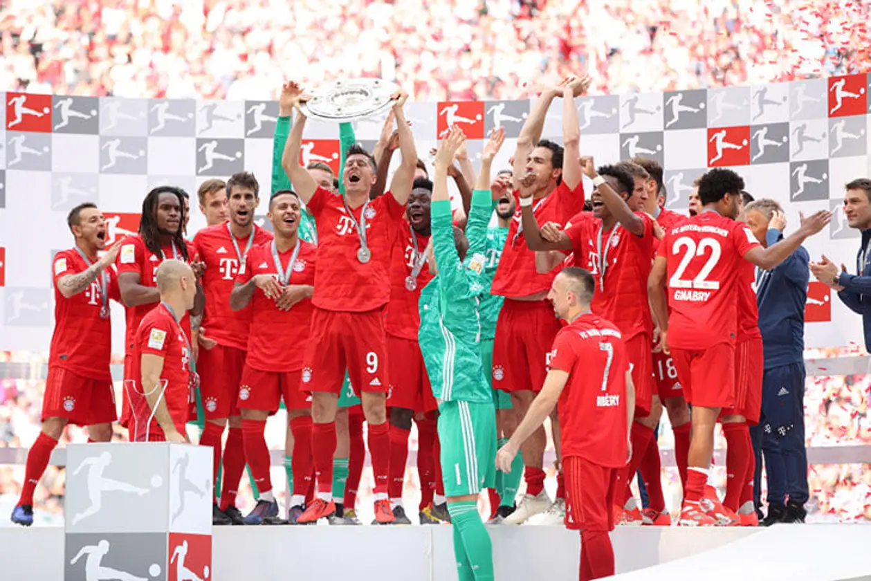 «Бавария» стала чемпионом в седьмой раз подряд, но впервые на «Альянц-Арене». Что будет с Ковачем – непонятно