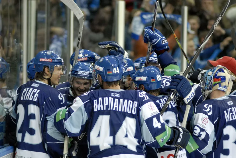 В 2010-м минское «Динамо» впервые собрало аншлаг и ярко победило лучшую на тот момент команду КХЛ