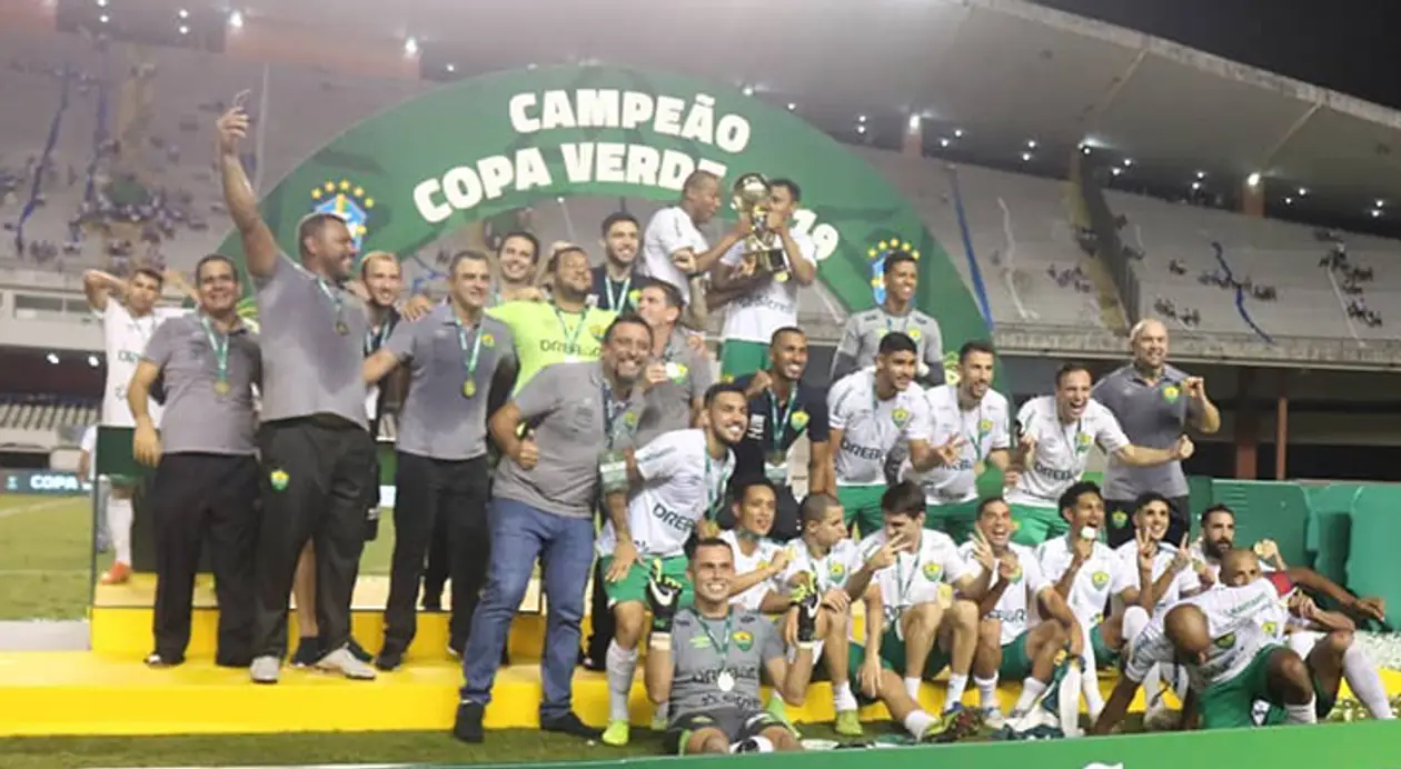 Команда Брессана победила в финале бразильского Кубка Верди. Все решил максимально нелепый пенальти