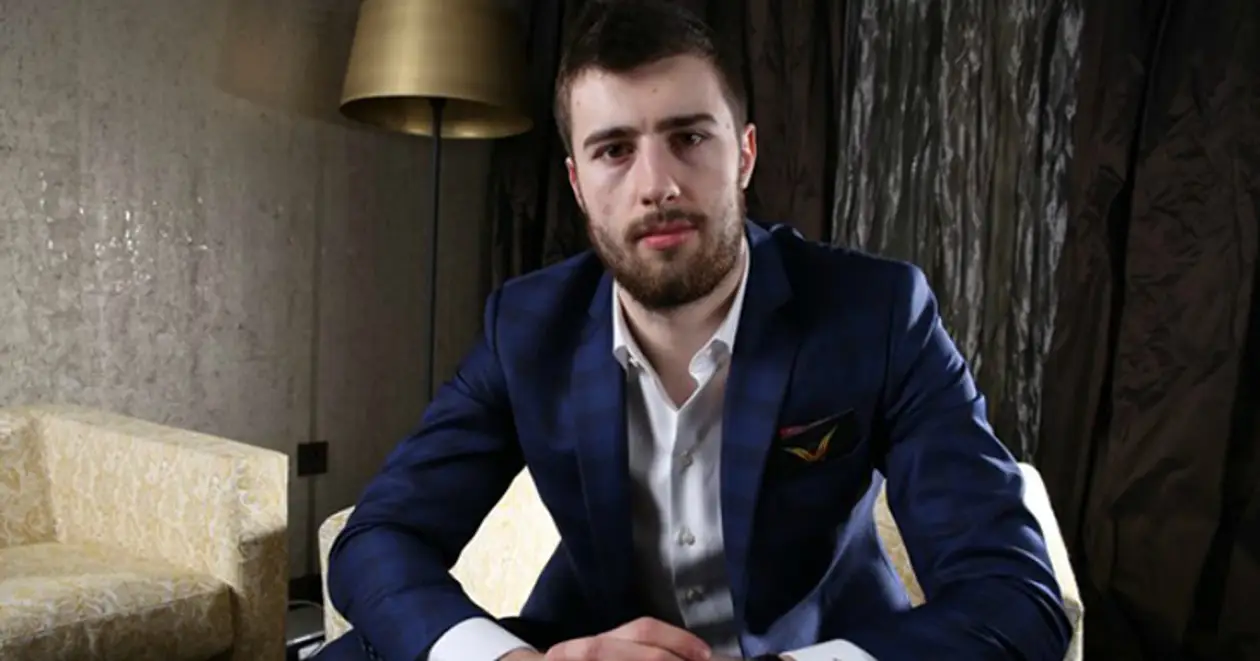 Сын известного белорусского гандболиста завершил карьеру из-за травм и стал топ-игроком в покер