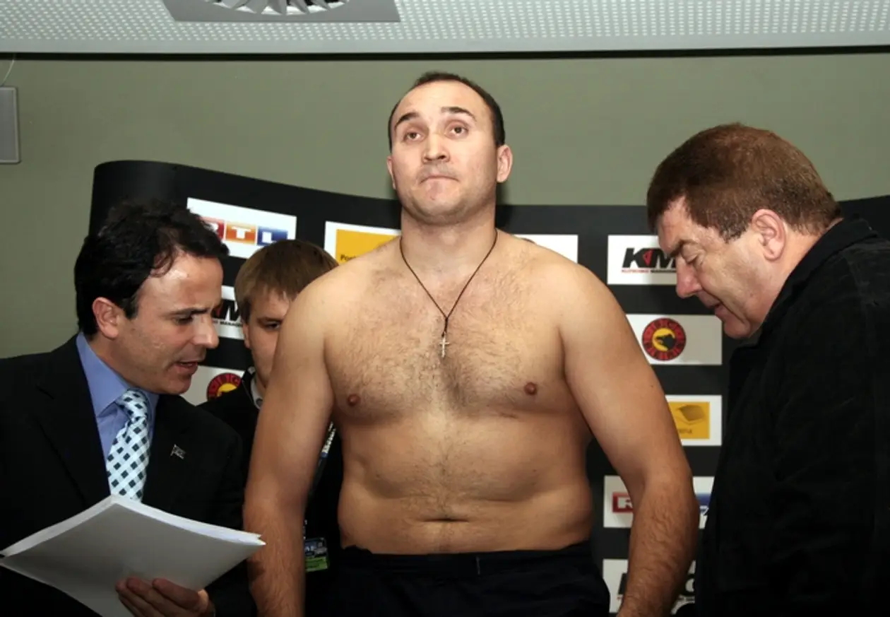 Сразу три белорусских боксера очень близки к чемпионским поясам. Такого еще не было