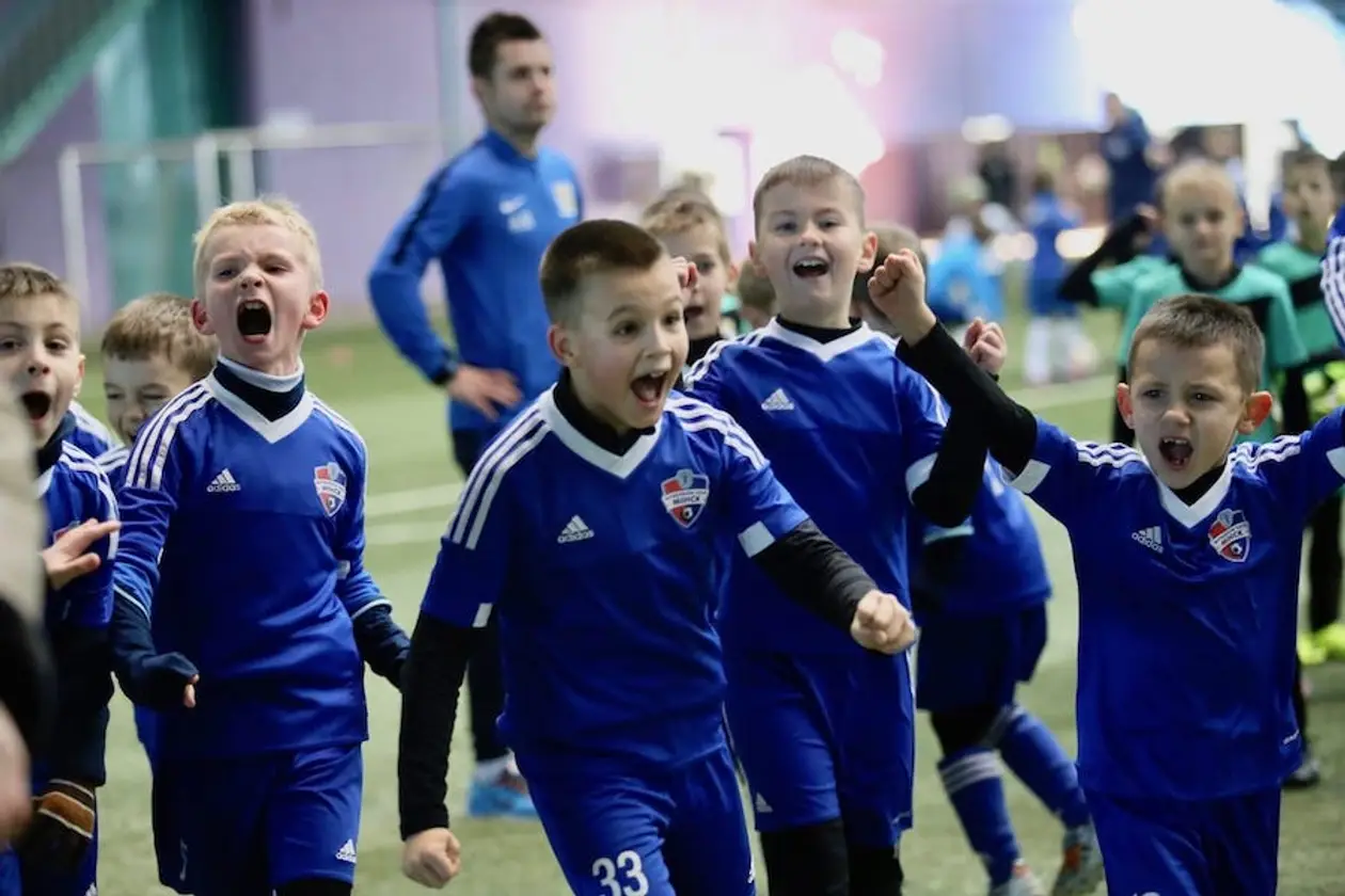 «Они фактически напали на тренера «Ливерпуля»! Родители юных футболистов «Минска» оскандалились в Литве
