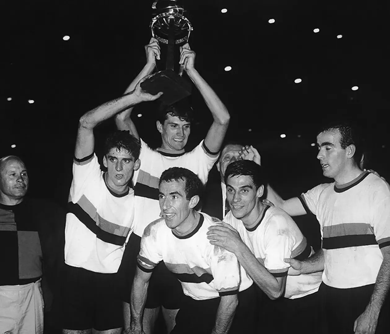 Есть версия, что победы «Интера» в Кубке чемпионов – благодаря подкупу судей. Ее выдвинул «Ливерпуль» в 1965-м