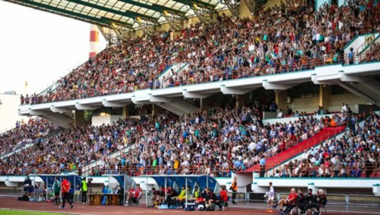 Шикарная атмосфера на матче минского «Динамо» в Бресте