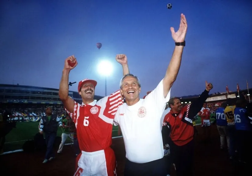 Тренера, который выиграл для Дании Евро-92, мало кто ценил при жизни. Его не любили фаны, игроки и чиновники