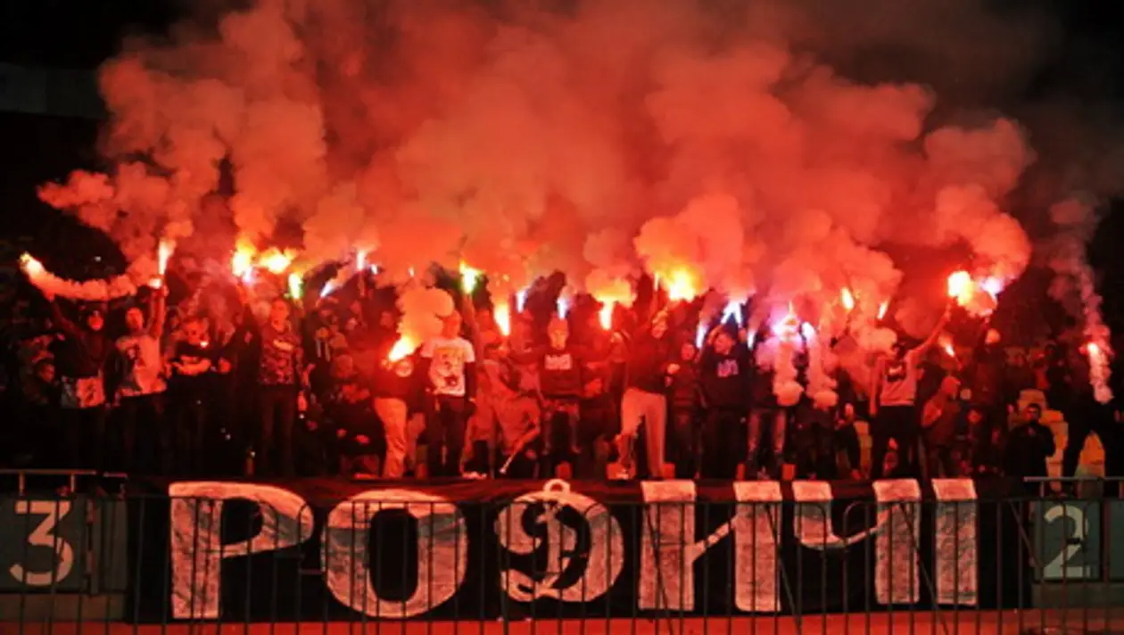 Киевские и одесские ультрас устроили массовую драку возле «Олимпийского»