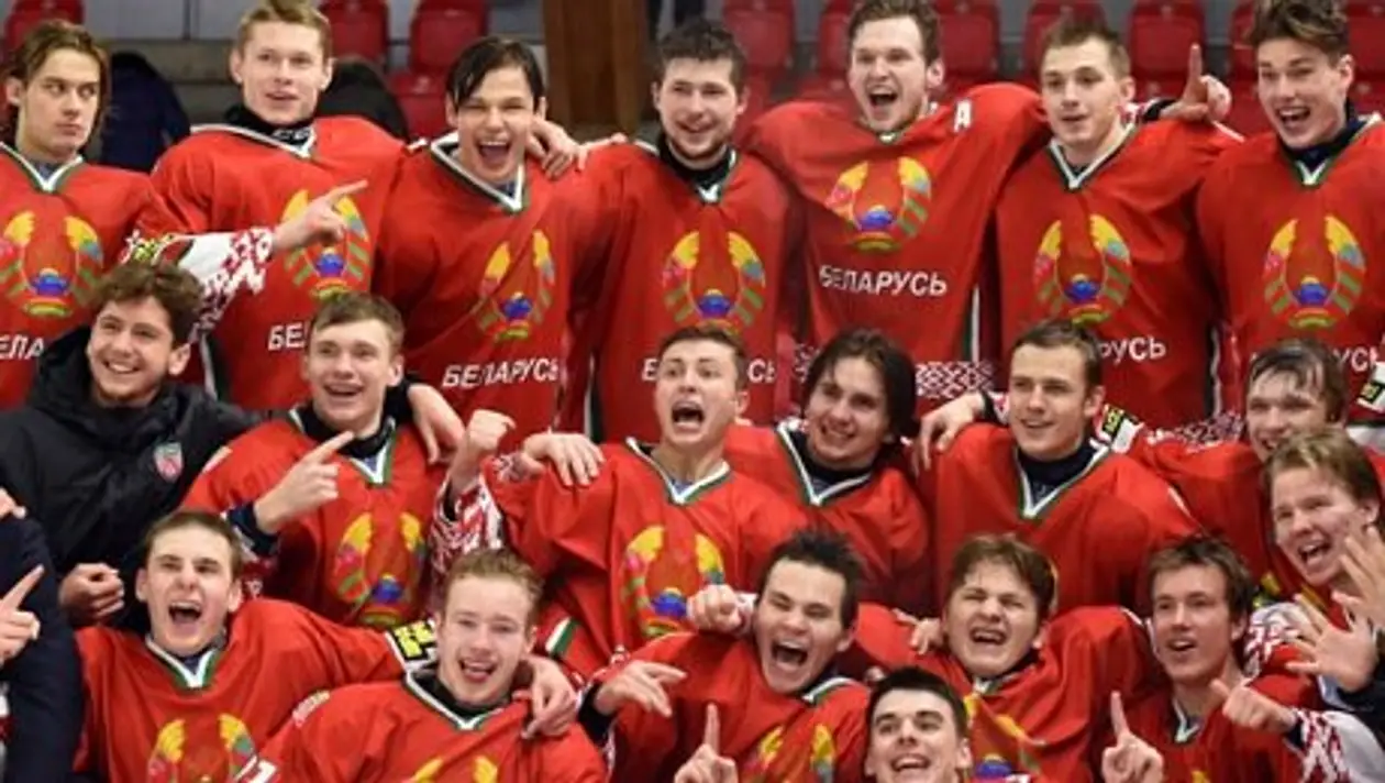 «Молодежка» сыграет в элите хоккейного ЧМ спустя пять лет – решающий матч вызвал плохое дежавю, но в этот раз беларусы сделали камбэк победным