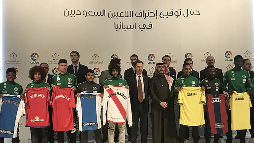 Игроки из Саудовской Аравии уехали в Испанию. Это часть суперплана к ЧМ-2018