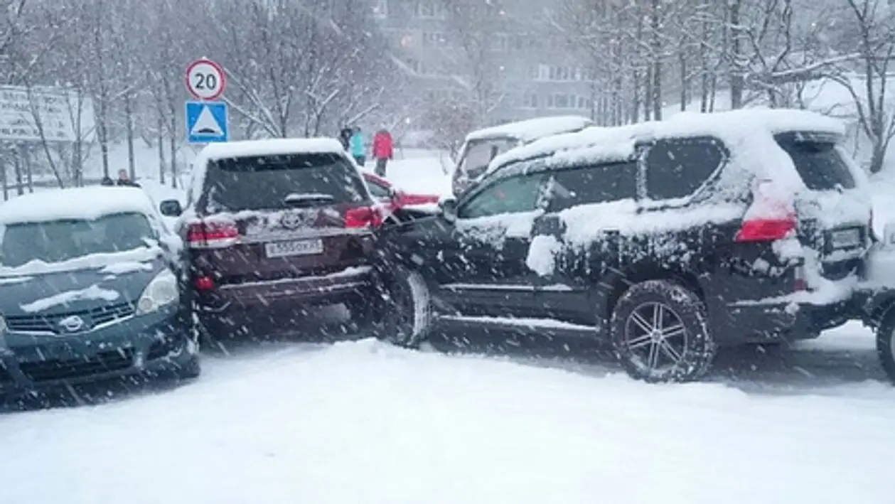 Минское «Динамо» отменило тренировку из-за снегопада. Что за жесть происходит во Владивостоке?