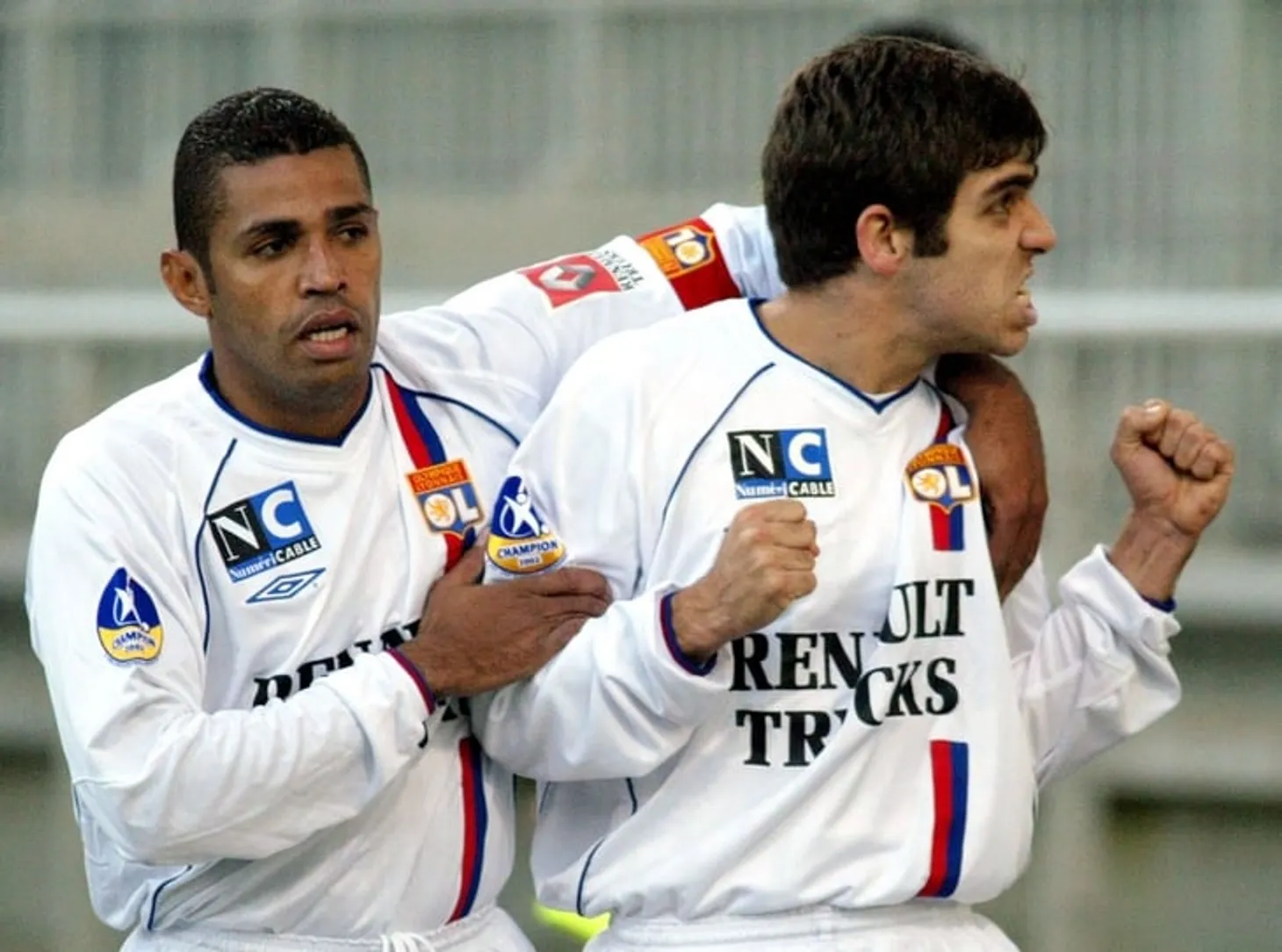В 2000-х «Лион» доминировал во Франции и мог выиграть ЛЧ. Все помнят Жуниньо, но великим клуб сделал другой бразилец