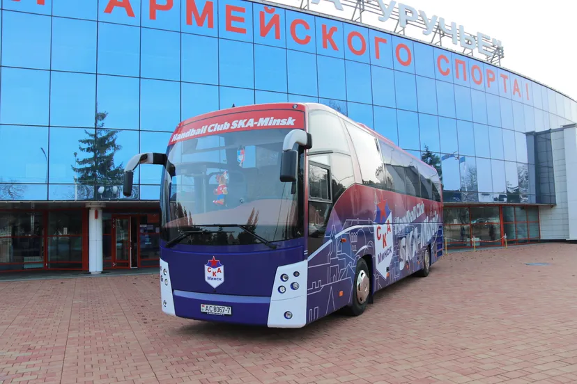 У СКА-Минск новый красавец-автобус. Его и спортивный МАЗ выставят для болельщиков перед игрой с Райн-Неккаром