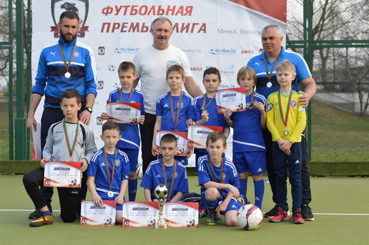 Команла «ФШМ» 2009 г.р. стала серебряным Чемпионом Детской футбольной Премьер Лиги 🏆💪