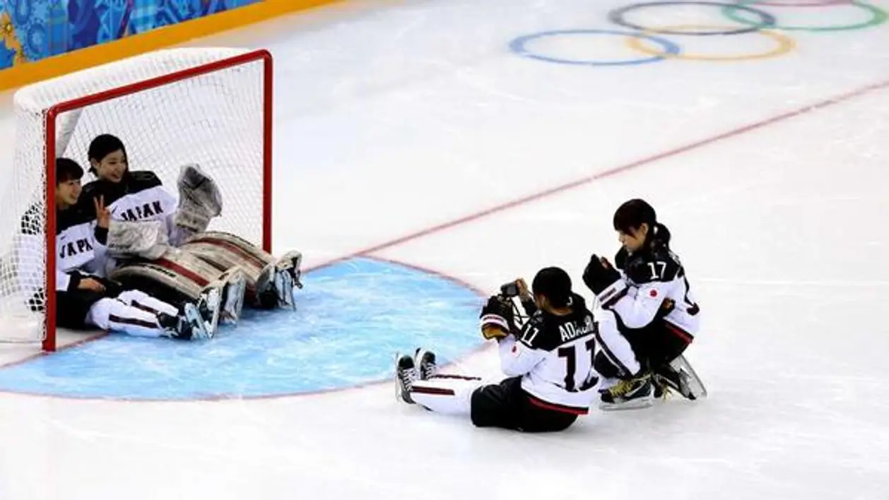 Канада обыграла США в финале женского хоккейного турнира. Как это было