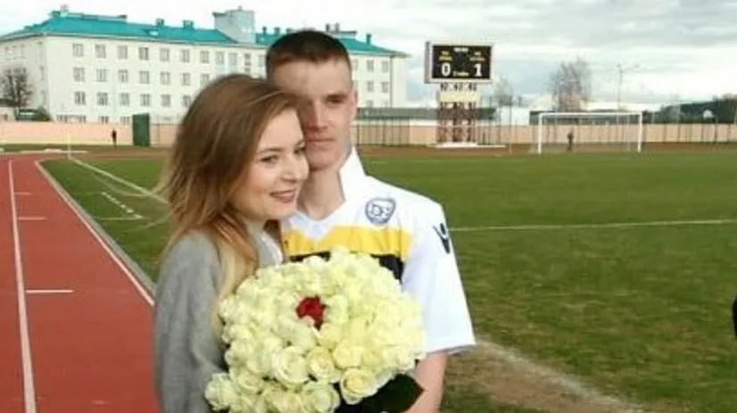 Футболист «Орши» сделал предложение своей девушке прямо на бровке поля