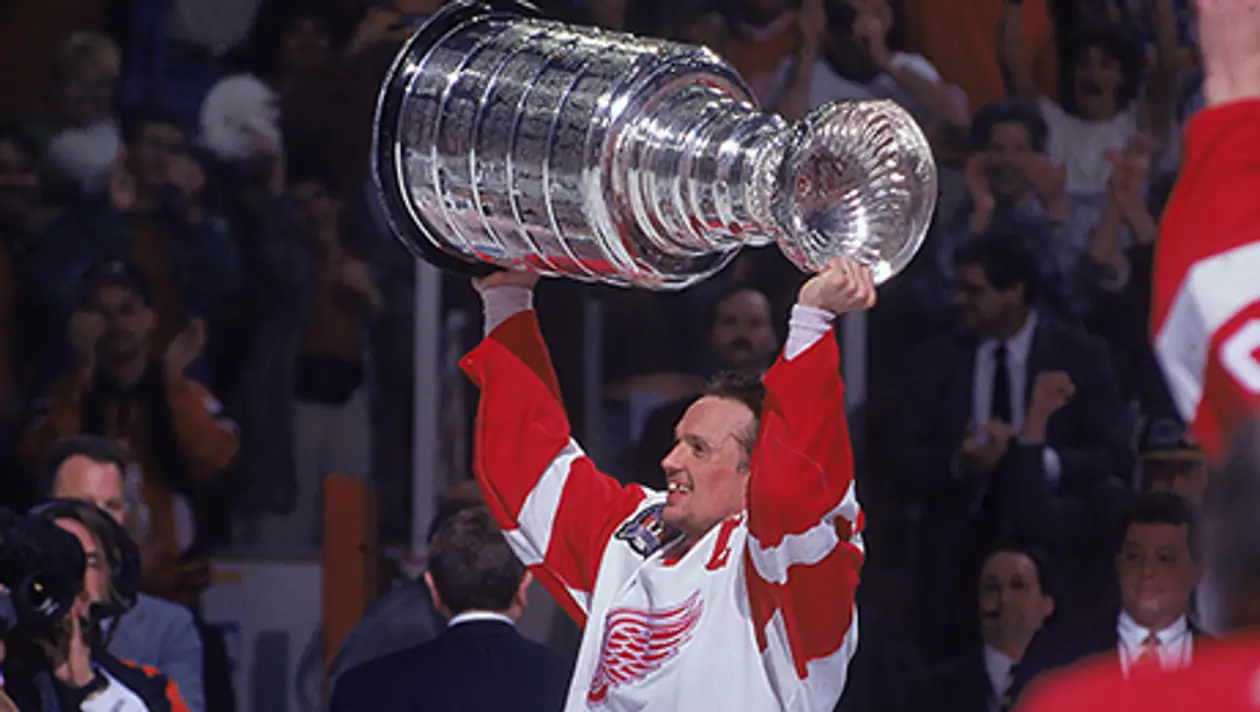 Айзерман, Гашек, Халл и другие звезды НХЛ, выигравшие Кубок Стэнли только после 30