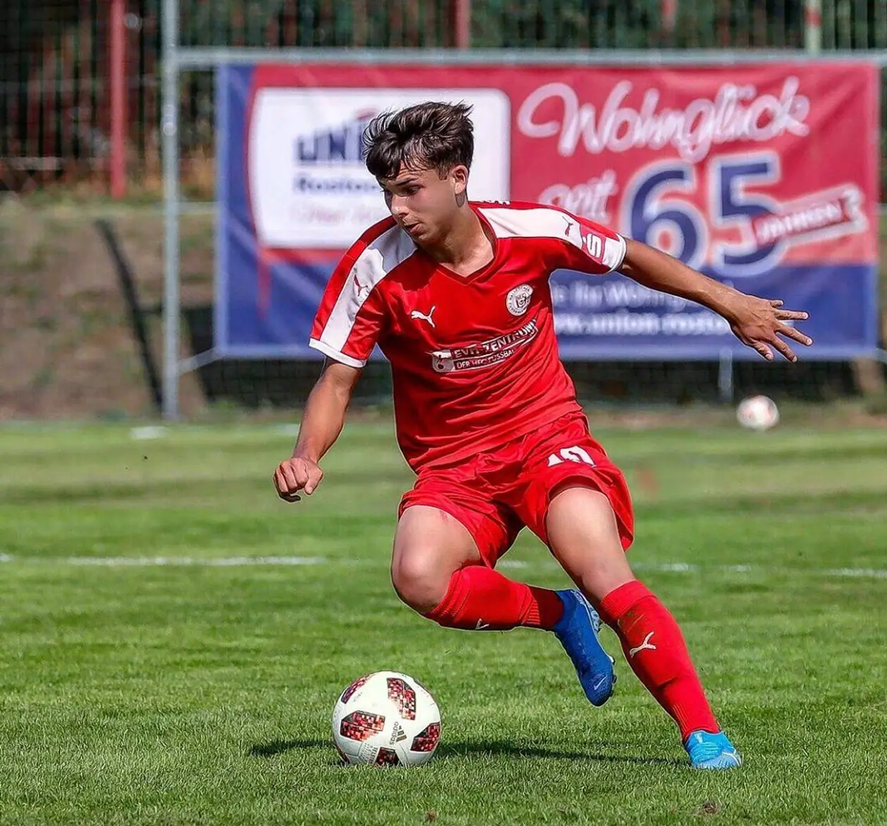 Молодой белорус стал первым подписанием в немецком футболе во время карантина (клуб спешил, чтобы его не упустить)