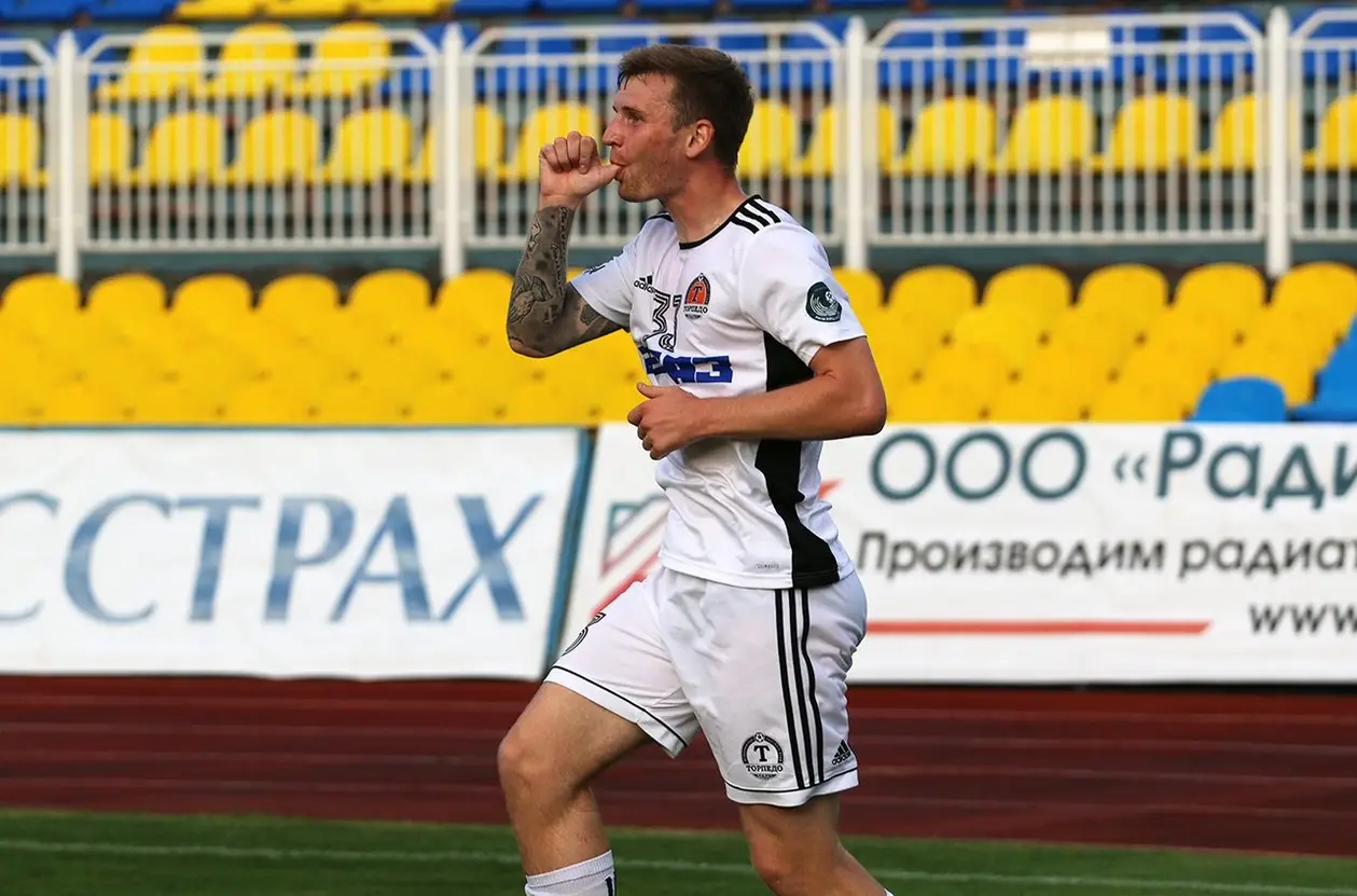 Белорусские футболисты не только верят в Бога, но и бьют религиозные тату: ангелы, кресты, Иисус