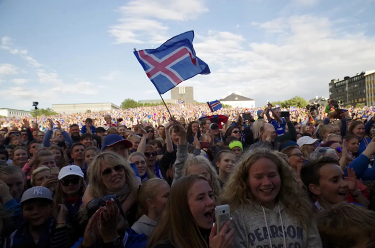 Исландия встречает своих героев
