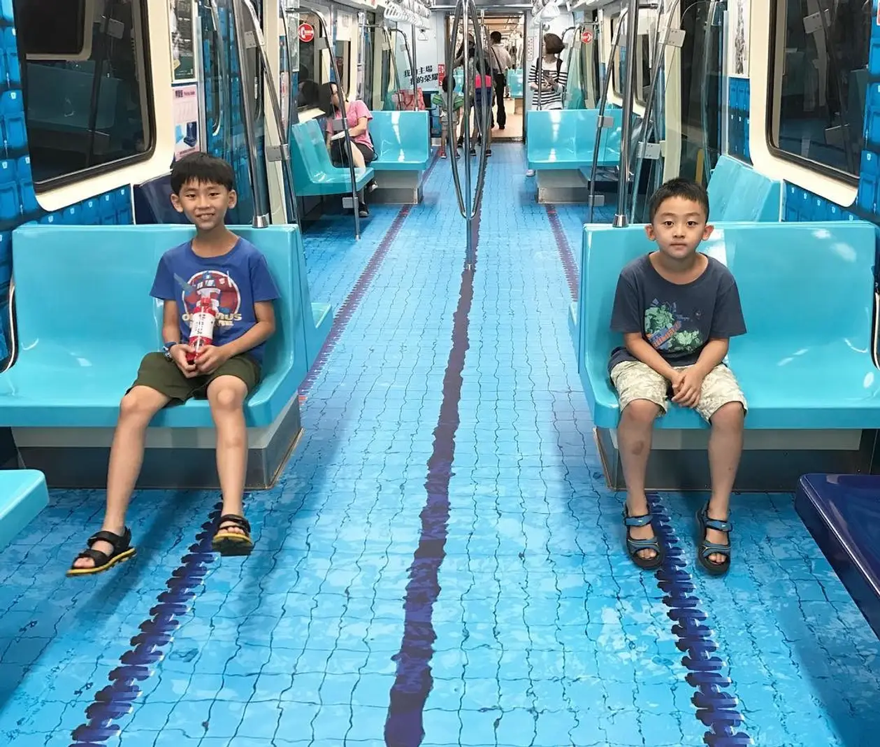 Крутое спортивное оформление метро из Тайбэя