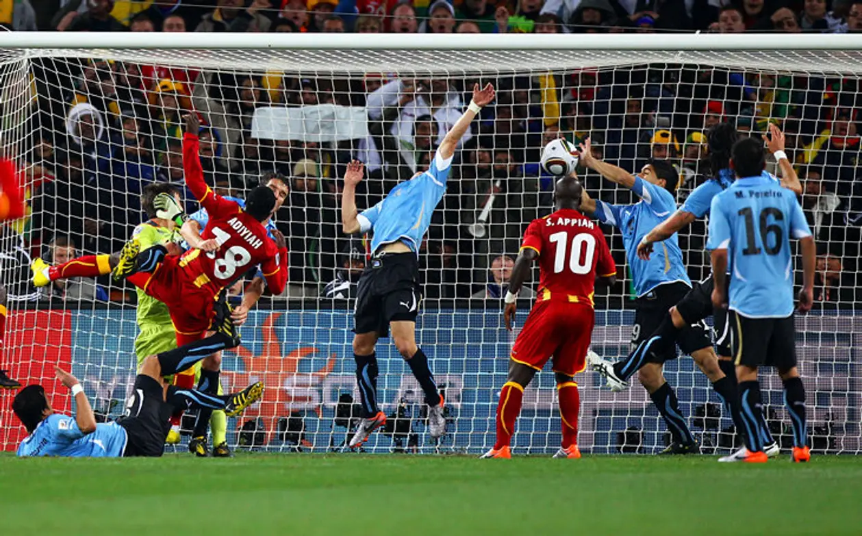 Великий момент, когда Суарес сыграл рукой и спас Уругвай на ЧМ-2010