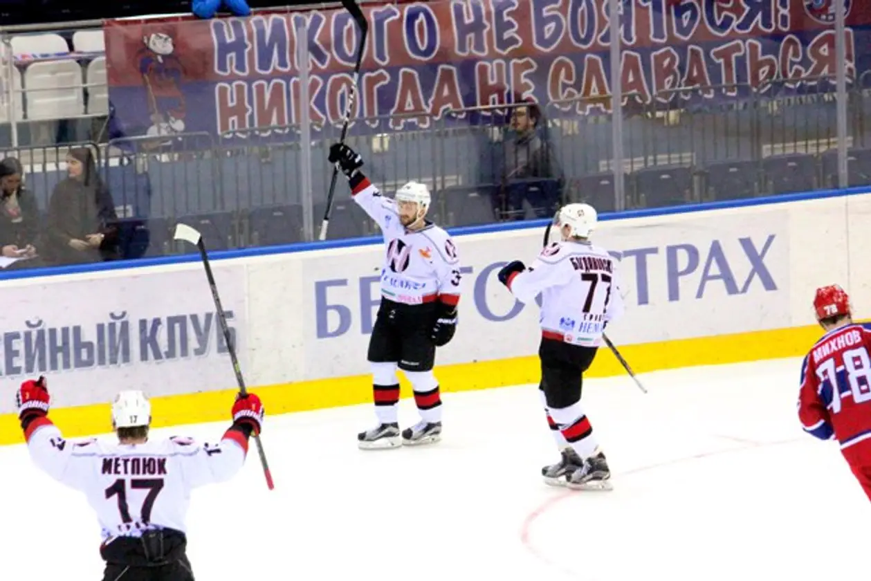Финальная серия чемпионата Беларуси по хоккею между «Юностью» и «Неманом». Фото и видео со второго матча