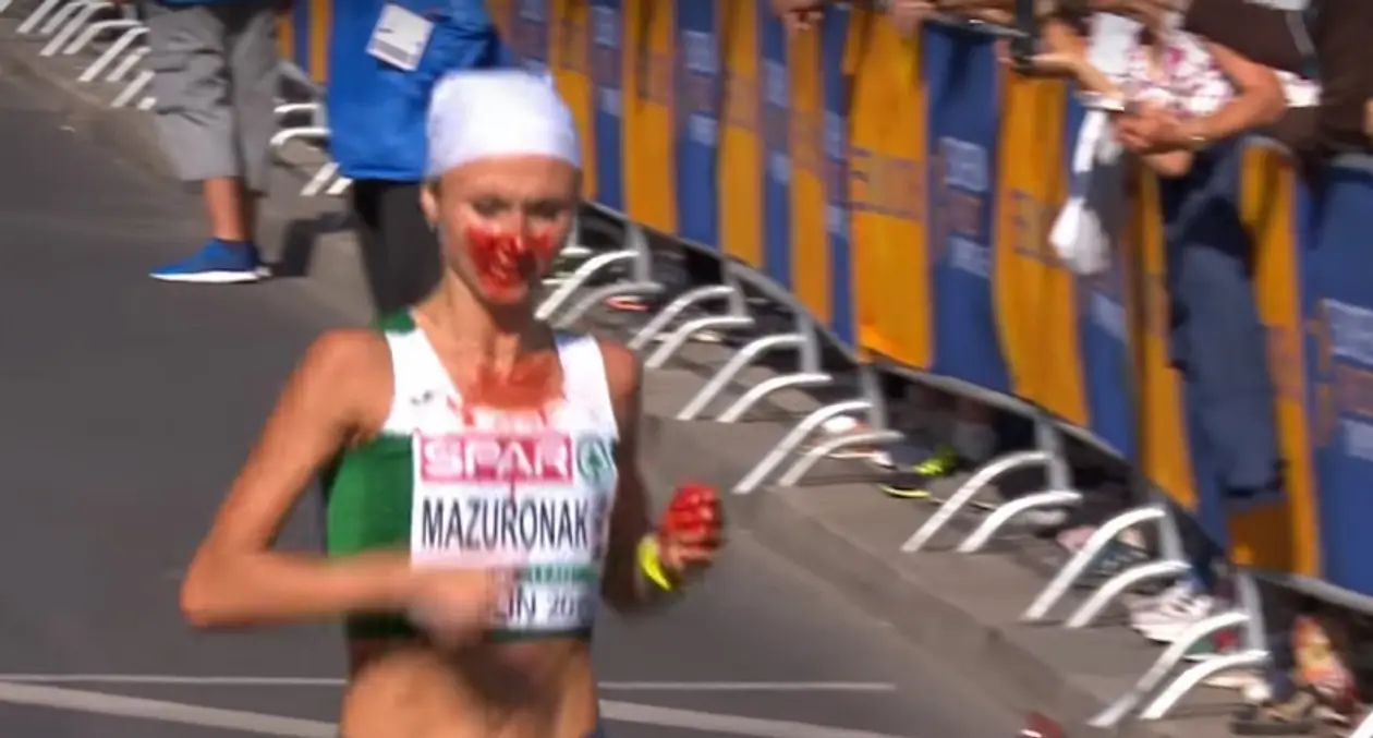 Видео дня. Мазуренок бежит к победе в марафоне, несмотря на жесткое кровотечение