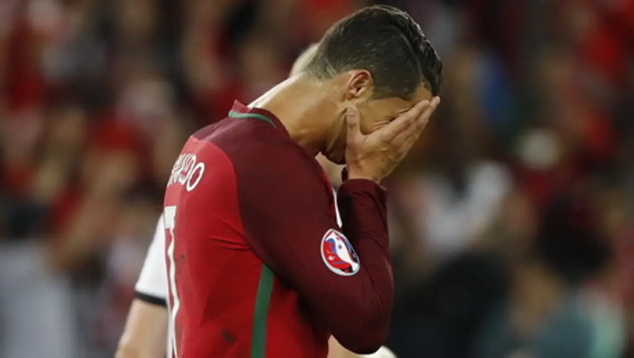 Роналду не забил пенальти – Португалия снова не выиграла