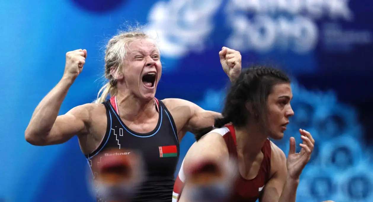 Курочкина и Марзалюк завоевали золотые медали Европейских игр в женской борьбе
