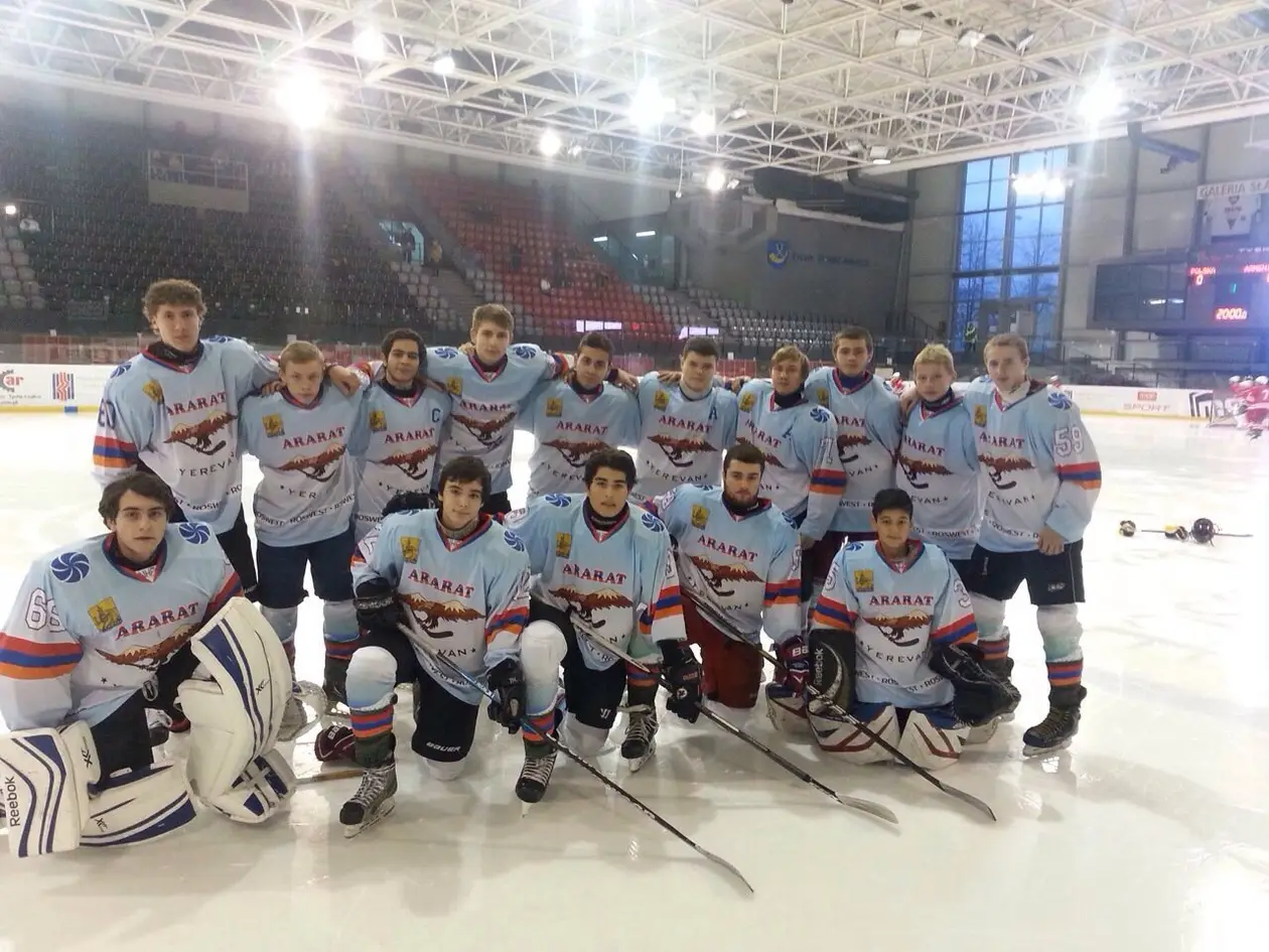 Откуда в белорусском хоккее взялась армянская команда?