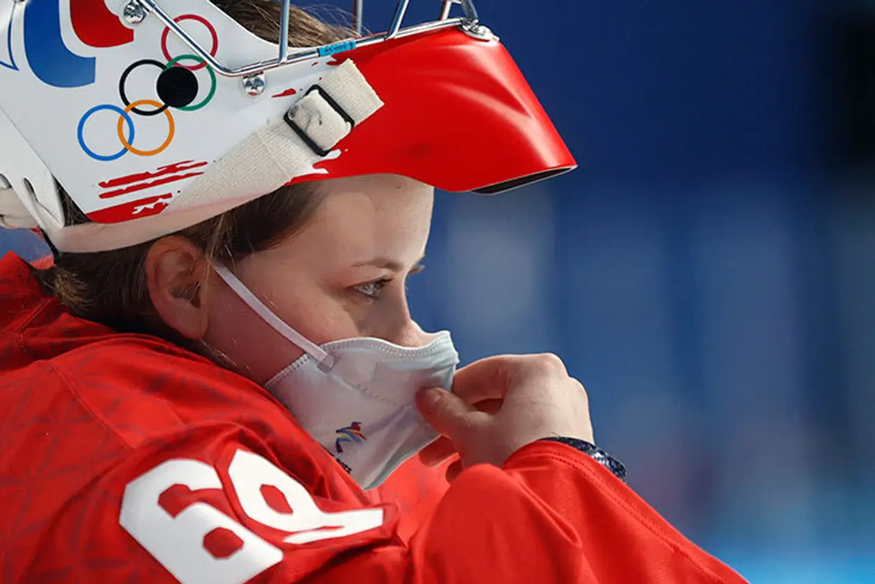 Хаос на Олимпиаде-2022: канадки отказывались играть без ПЦР-тестов сборной России. В итоге задержка на час и все в масках