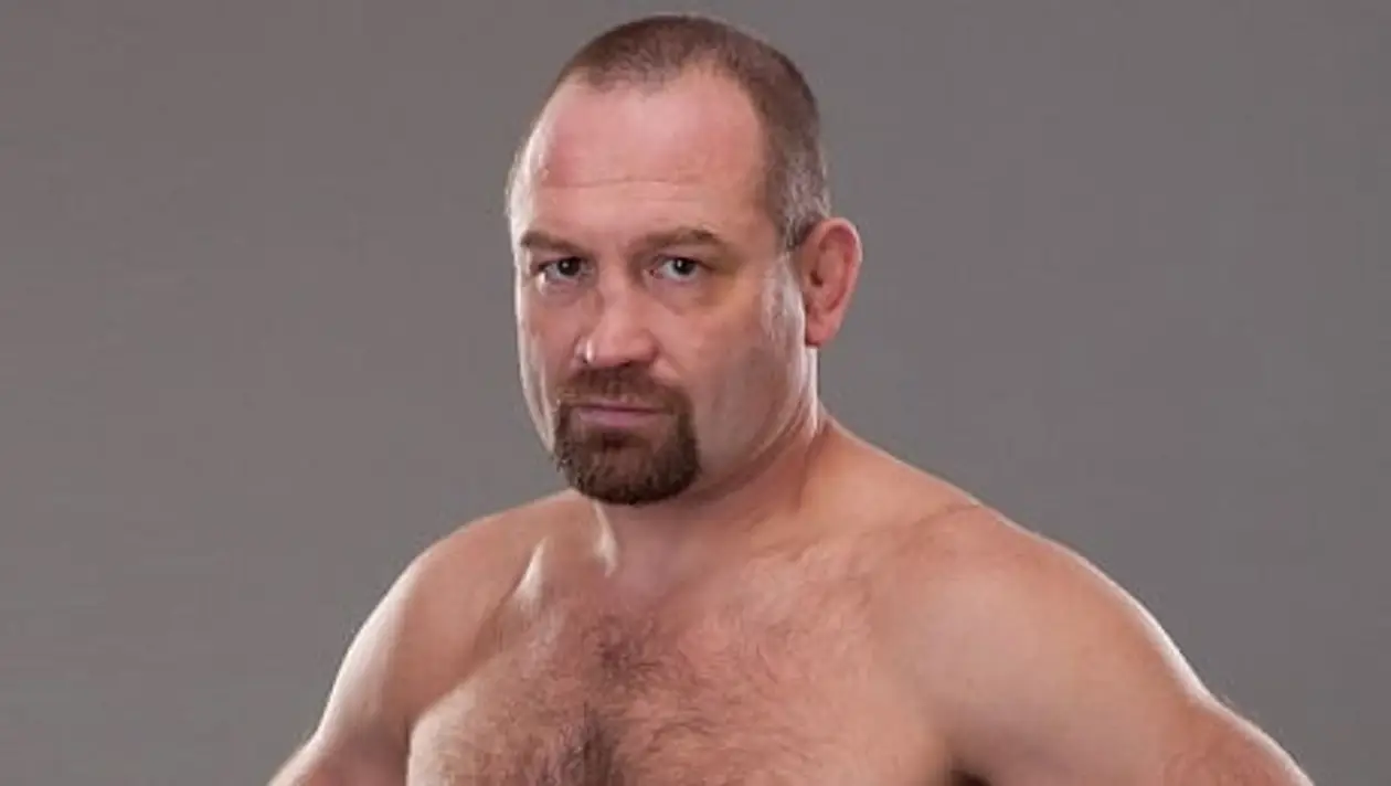 Экс-боец UFC покинул Беларусь в 1994-м – уже тогда стыдился власти и бастовал. Теперь он верит в перемены, но считает бой с Лукашенко неравным