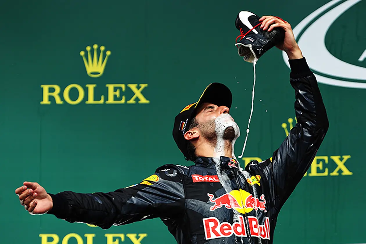 Даниэль Риккардо странно празднует второе место на Гран-при Германии