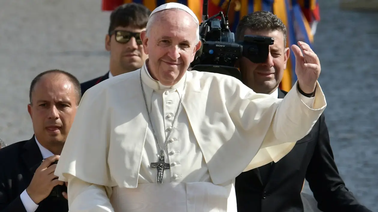 Папа Римский случайно поддержал «Нью-Орлеан» из НФЛ. Все из-за хэштега в твиттере