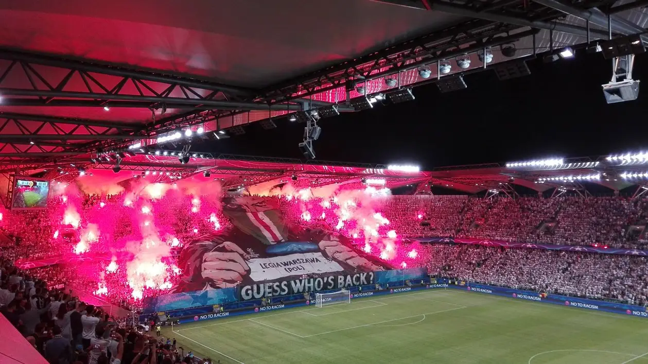 Фантастический перфоманс фанатов «Легии» перед матчем с дортмундской «Боруссией»