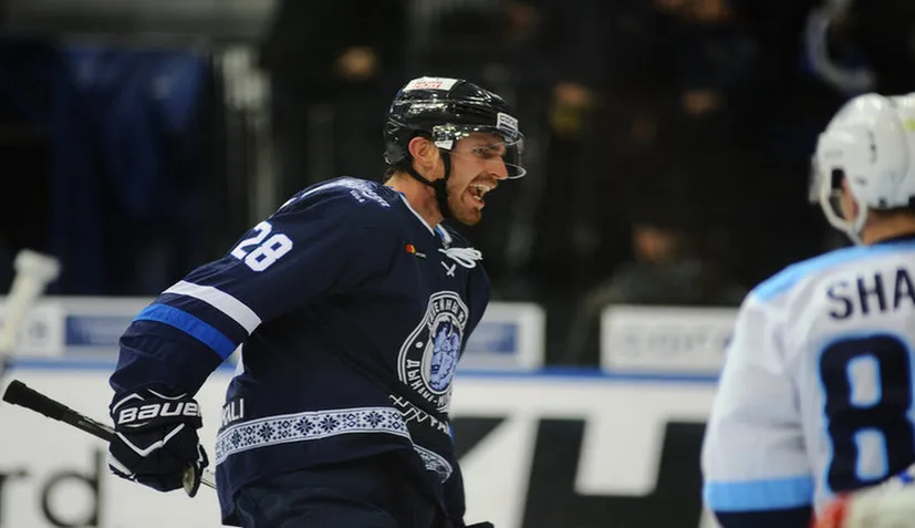 Канадец из НХЛ провел в «Динамо» неоднозначный сезон. Что с ним делать дальше?