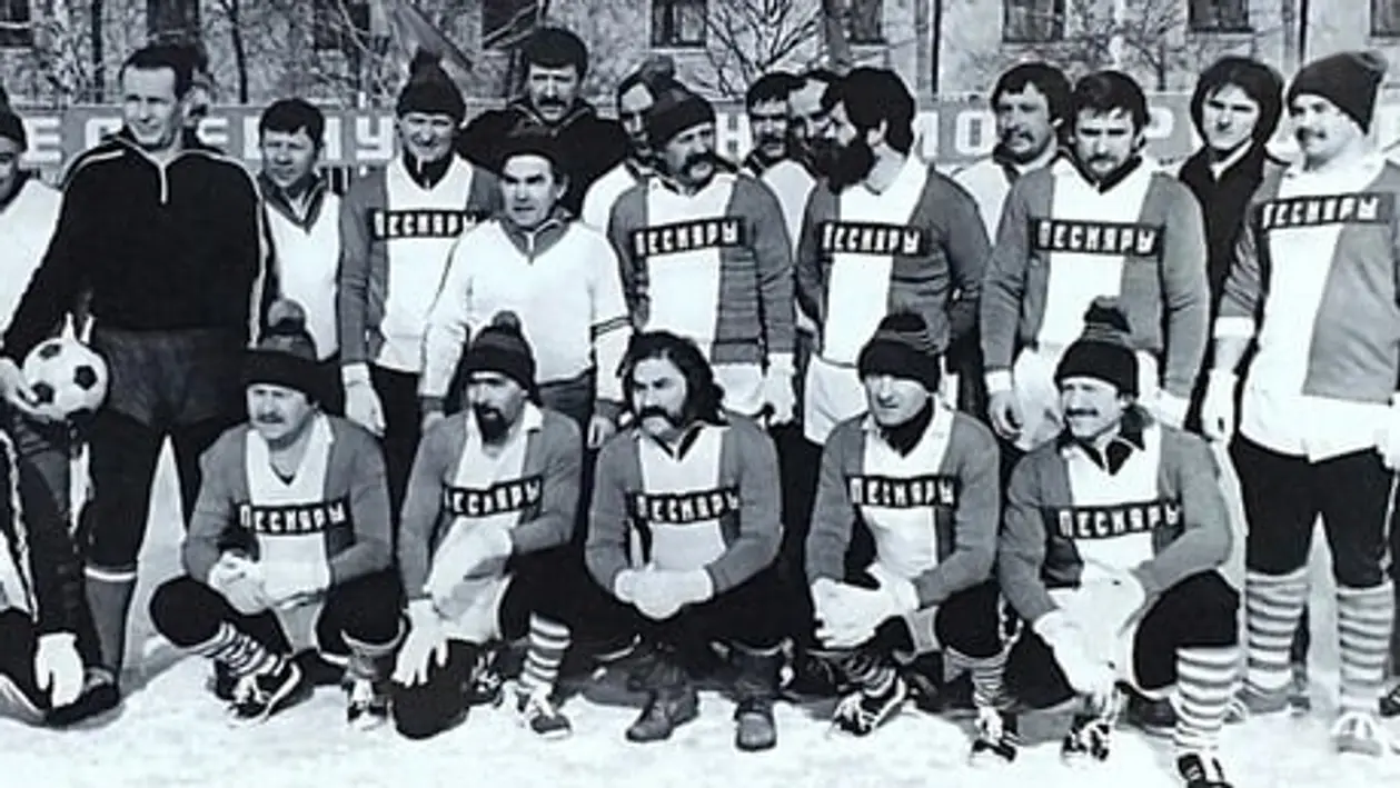 Легендарные «Песняры» шикарно играли в футбол (их принимали за дубль минского «Динамо»). Даже Мулявин выходил на поле