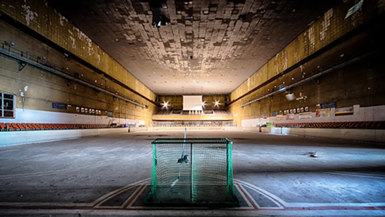Апокалипсис сегодня. 24 фотографии заброшенных спортивных объектов