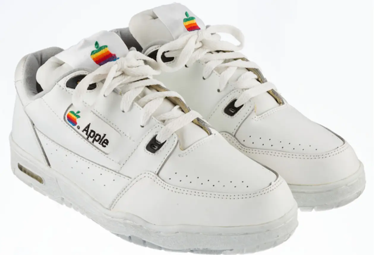 В 80-е Apple сделала кроссовки. Стоят как десять айфонов