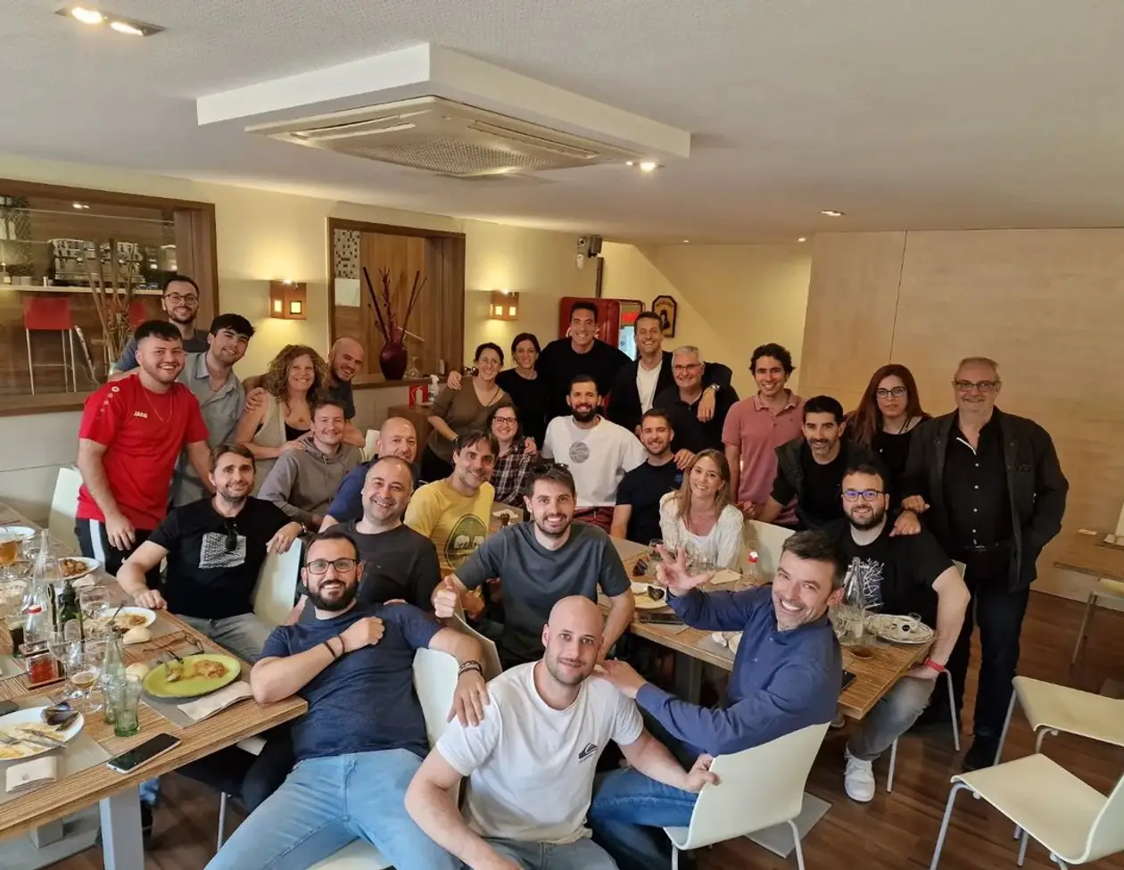 Звезда «Барселоны» устроил прощальный обед для сотрудников клубного канала