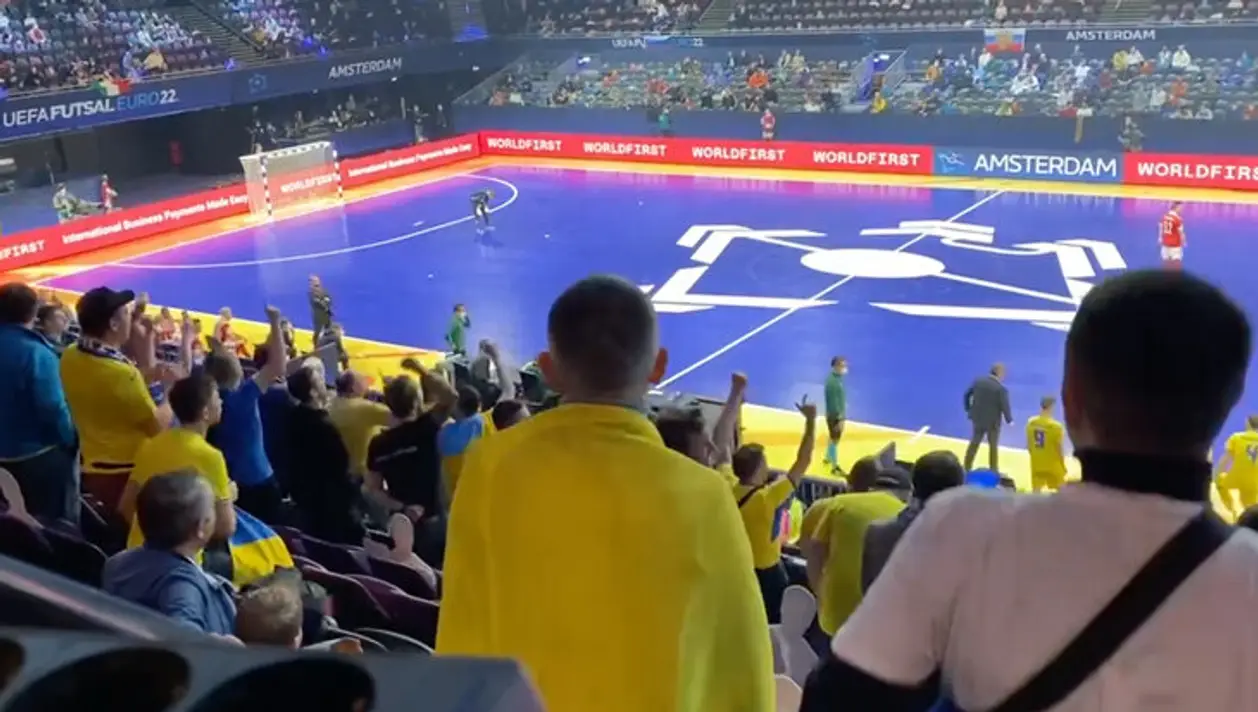 Горячий матч Украины и России за финал Евро: «Путин – #####!» на всю арену (услышали даже на белТВ) и драма с незабитым пенальти на площадке