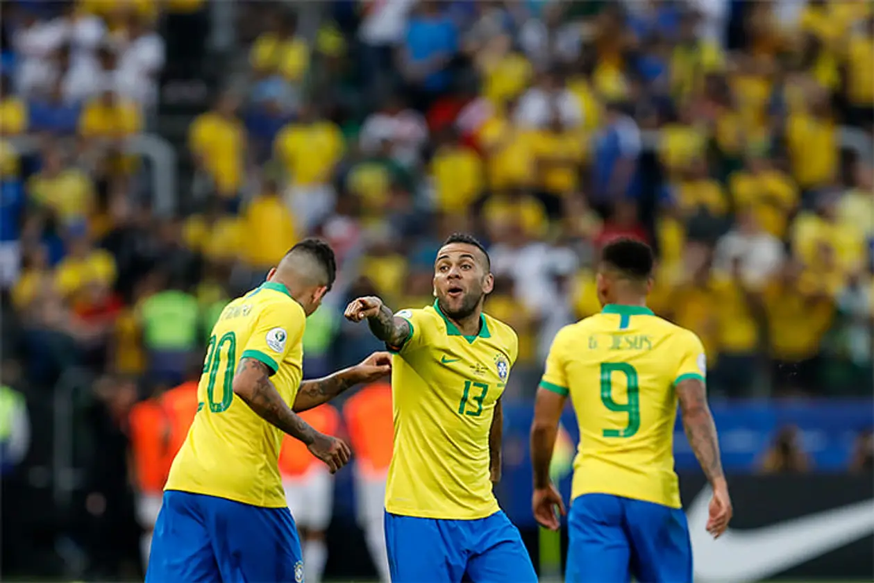 Бразилия провела самый мощный матч на Кубке Америки и победила 5:0. Вратарь перуанцев организовал гол Фирмино