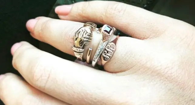 Шарапова выложила фото с кольцом на безымянном пальце. Что вообще происходит?