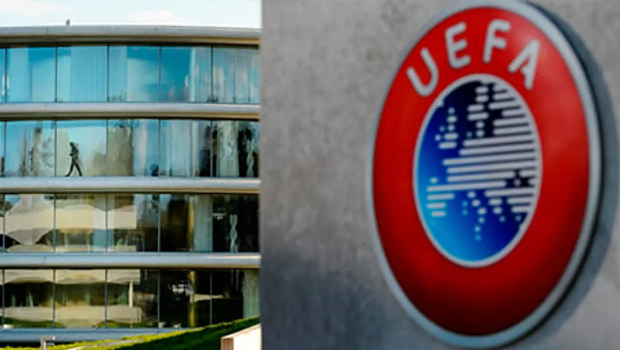 УЕФА просит лиги доиграть сезон до августа, можно с плей-офф вместо туров. Хотя разделить места могут и без матчей (особые случаи)