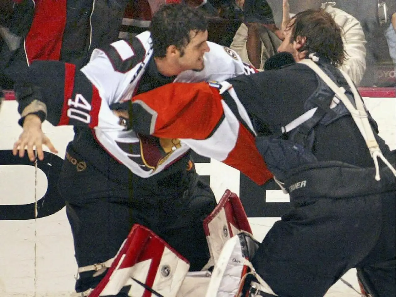 Последняя битва эпохи тафгаев в НХЛ: поставили вечный рекорд грубости (419 минут штрафа), дрались все против всех