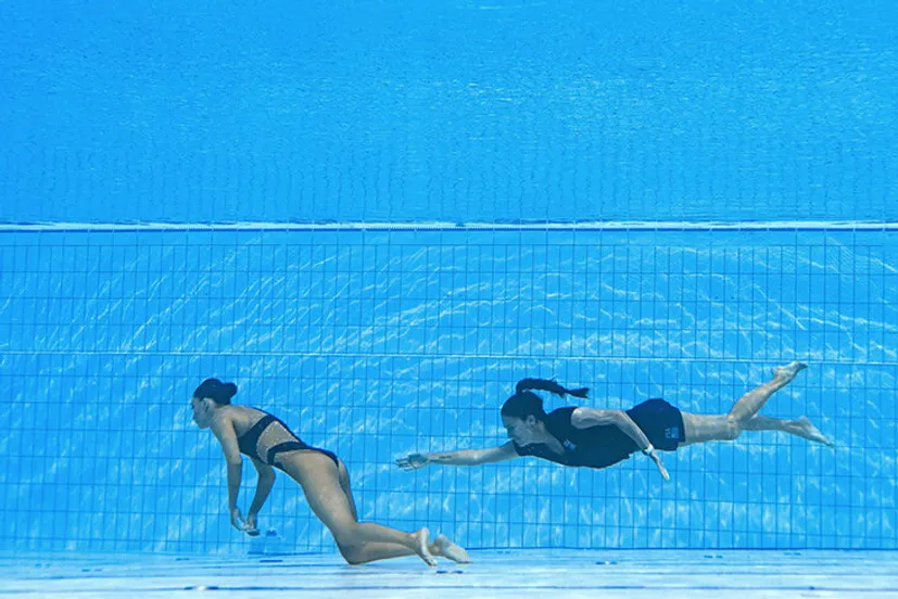 Поступок дня: тренер прыгнула в бассейн за синхронисткой, которая потеряла сознание на ЧМ