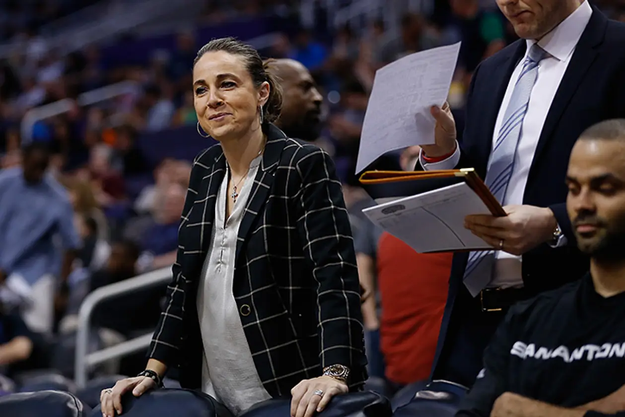 Бекки Хэммон стала первой женщиной-тренером в НБА