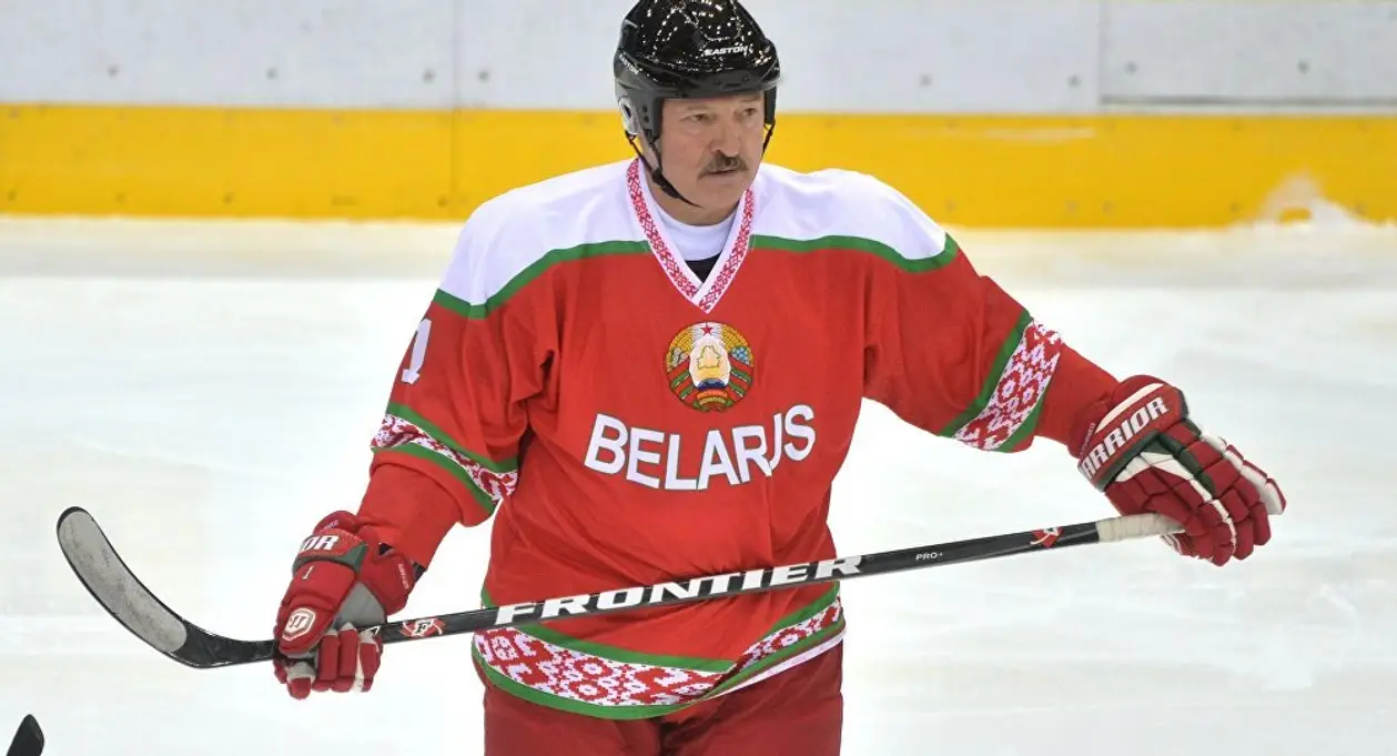 Лукашенко решает в любительском хоккейном турнире. Досталось команде Брестской области