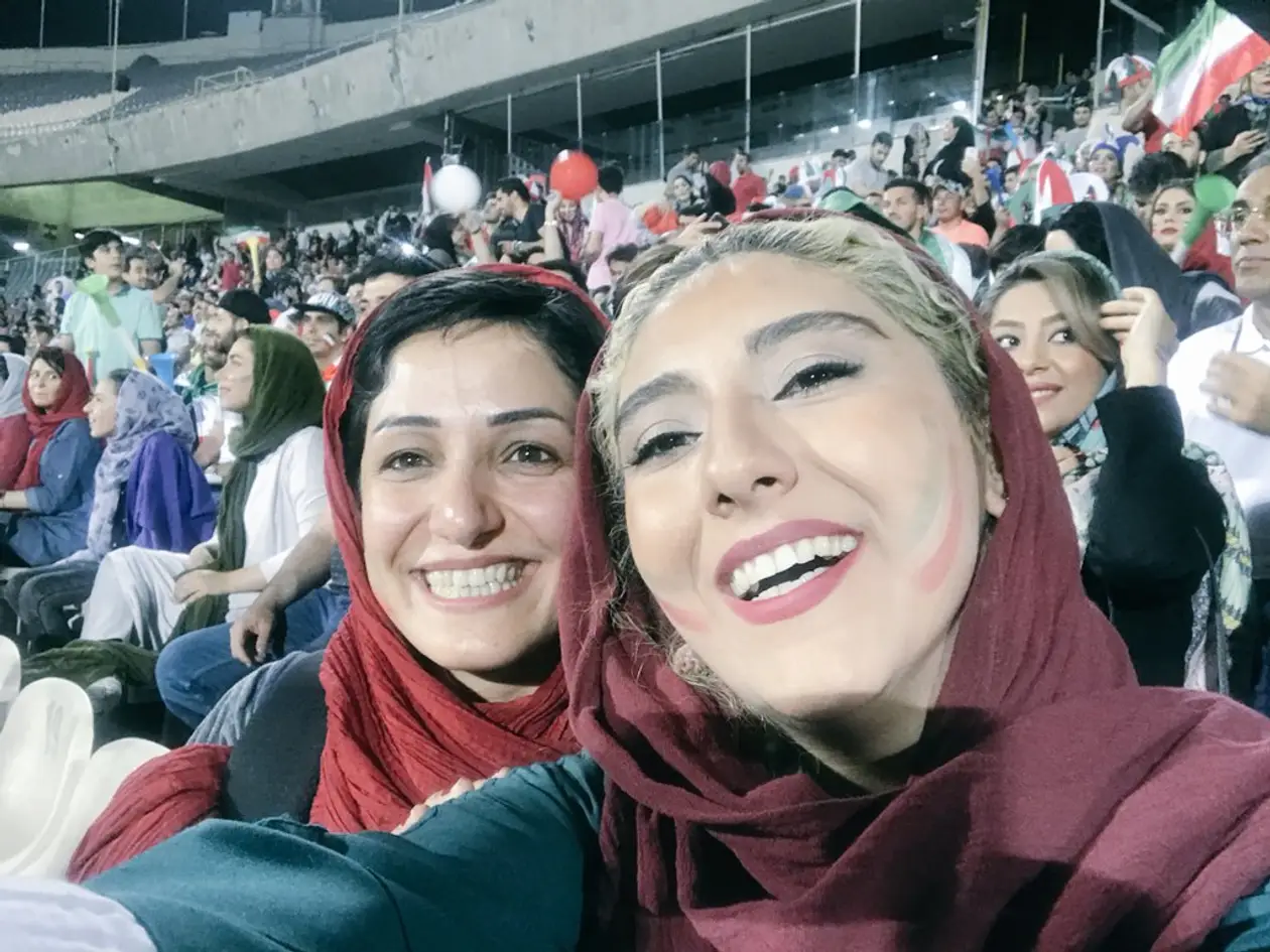 ЧМ творит чудеса: на стадион в Иране пустили женщин